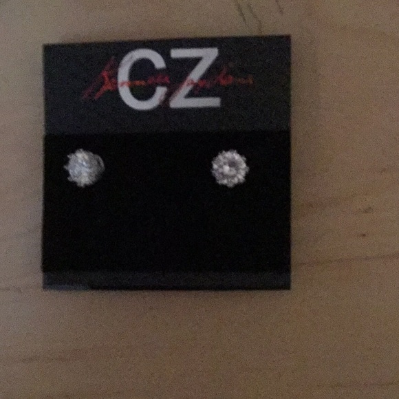 Cz by Kenneth Jay Lane new stud earrings - Picture 3 of 5